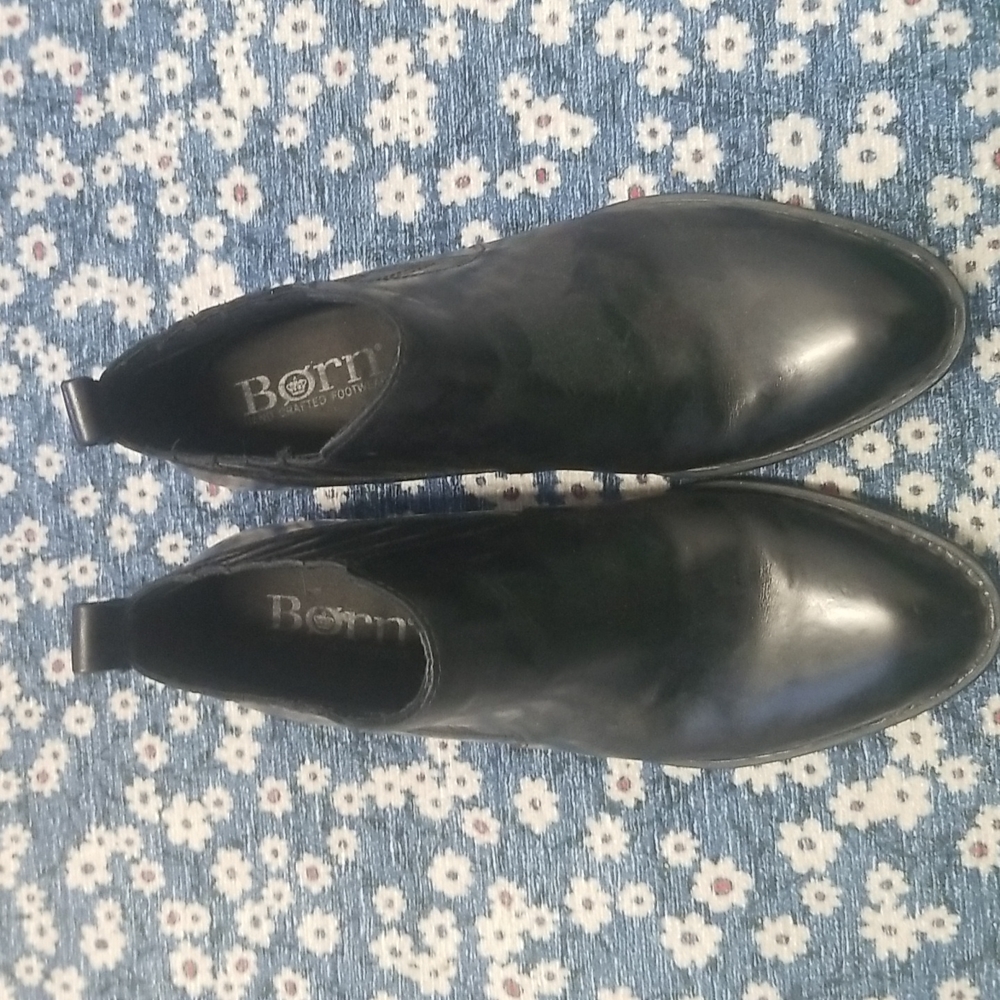 Born Black Leather Ankle Boots Size 8